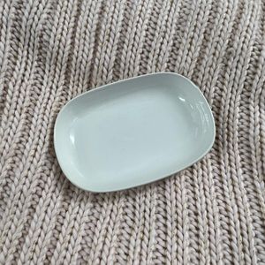 Free w/ another purchase! / White Ceramic Soap Dish